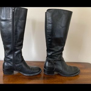 Born black leather boots. Size 8.5